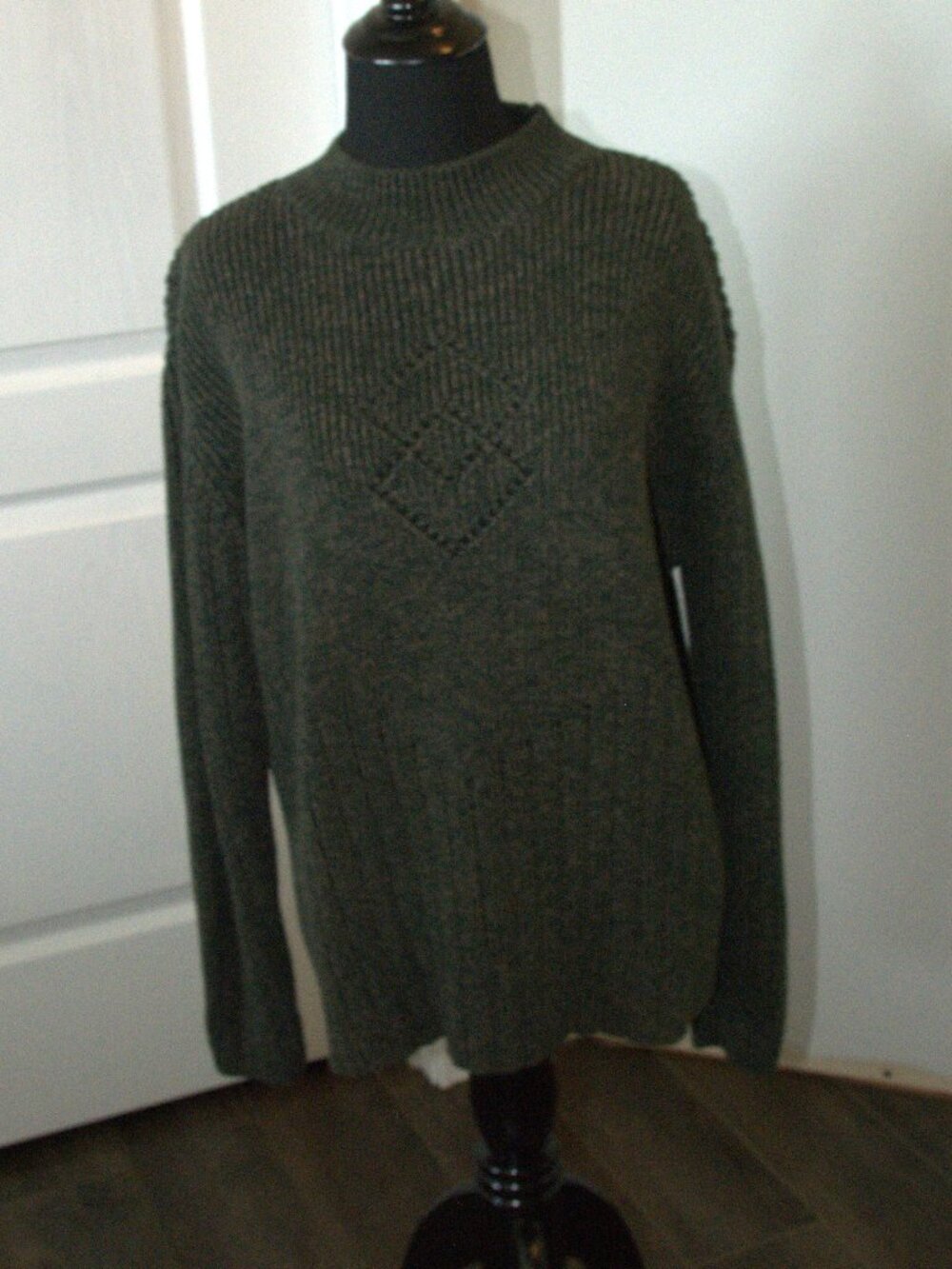 Vtg. Cabela's Women's Ribbed Mock Neck Sweater size Medium Reg. Green